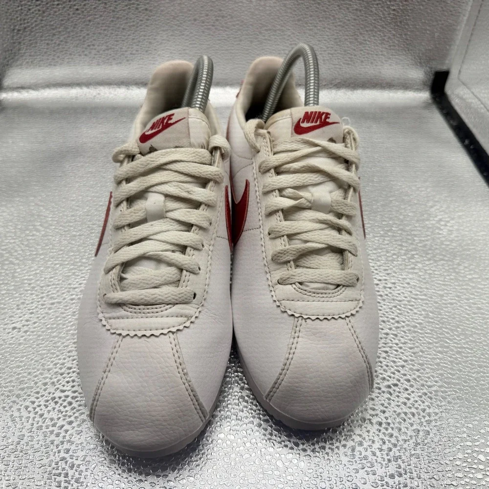 Size 6.5 Nike Cortez Basic Sneakers Womens White Excellent Classic Leather Retro